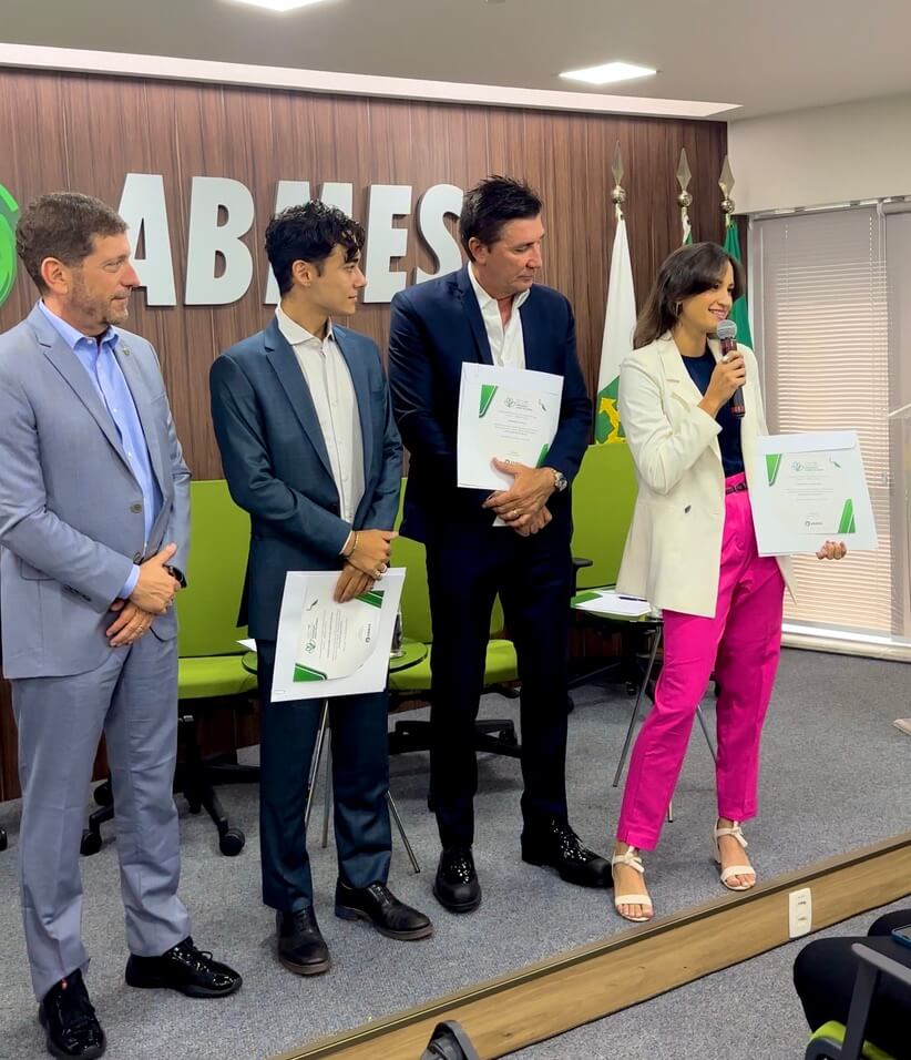 FRANCIELE-SENA-PREMIO-ABMES